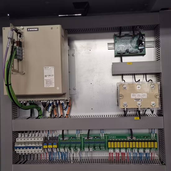 Vmc1166 personnalisé de haute qualité de la Chine Hot Sale fraiseuse verticale CNC, centre d'usinage CNC